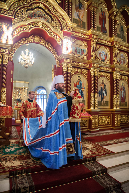 Служение митрополита Феодосия во вторник Светлой седмицы в Казанском монастыре